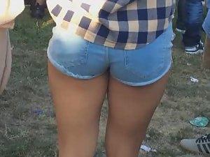 She looks like a sexy redneck girl