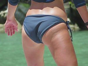 Tight wet ass of hot surfer girl Picture 2