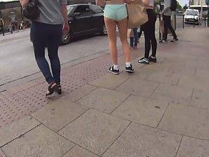 Shorts going up teen girl's pussy Picture 1