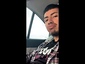 Sloppy blowjob and kissing in the car Picture 4
