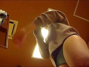 Peeping on fit and naked asian girl in locker room Picture 7