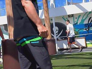 Sexy teen plays mini golf on a cruise Picture 3