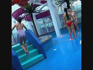 Sexy teen plays mini golf on a cruise Picture 6