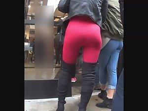 Her ass swag creates wet dreams Picture 7