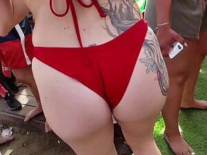 Boyfriend keeps squeezing her butt cheeks at a pool party Picture 6