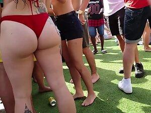 Boyfriend keeps squeezing her butt cheeks at a pool party Picture 7