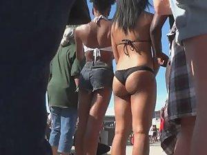 Mocca ass cheeks in thong bikini