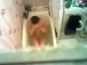 Girlfriend spied while enjoying a bath Picture 5