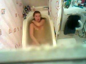 Girlfriend spied while enjoying a bath Picture 7