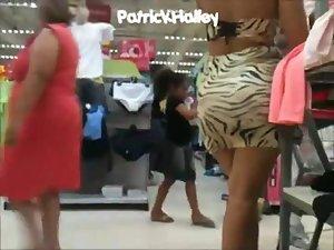 Unlucky voyeur waited to see more of her Picture 2