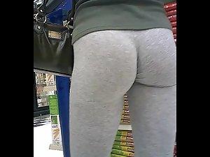 Stunning tight ass of fit blonde Picture 1