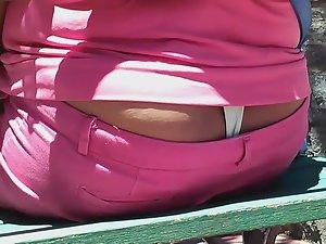 Thong peeks out from pink pants Picture 5