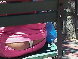 Thong peeks out from pink pants Picture 7
