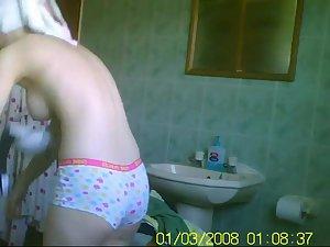 Blonde teenage girl in the bathroom Picture 8