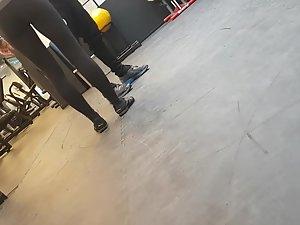 Voyeur caught fit girl dancing in the gym Picture 7