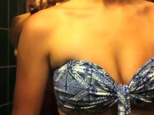 Spying on tits of my beautiful stepsister Picture 7