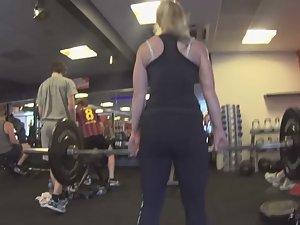 Big ass bent over for deadlift exercise Picture 3