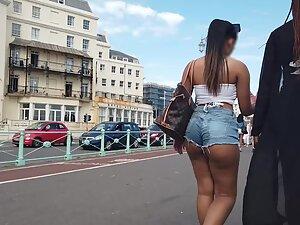 Shorts keep crawling inside big ass crack Picture 3