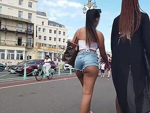 Shorts keep crawling inside big ass crack Picture 4
