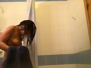 Spying on naked girl with many tattoos in bathroom Picture 4