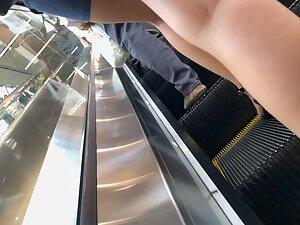 Miniskirt shows upskirt on its own Picture 4