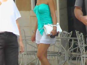 Tourist beauty got a hot ass