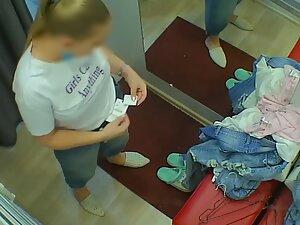 Spying her big ass and tits in dressing room Picture 7