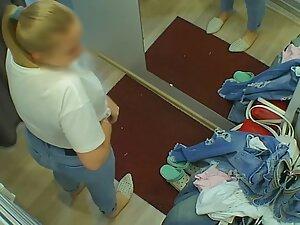 Spying her big ass and tits in dressing room Picture 8