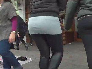 Ass in tights for the voyeur museum Picture 5
