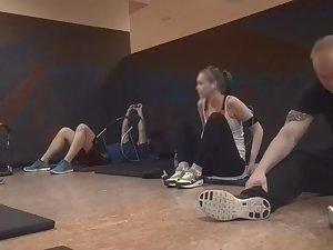 Stretchy girl does full splits Picture 1