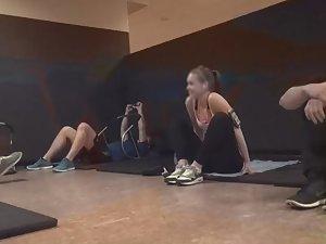 Stretchy girl does full splits Picture 2