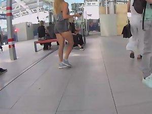 Creepshot of sexy muscular legs and ass Picture 4