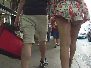 Fancy girl got a very ordinary boyfriend Picture 1