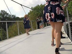 Voyeur waits for chance to see upskirt Picture 3