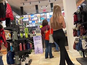 Bombshell blonde walks by the voyeur Picture 4