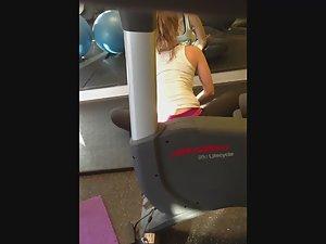 Flexible girl does a full split Picture 8