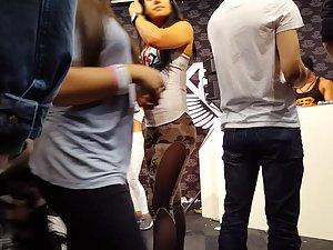 Sexy camouflage tights on hot fit girl Picture 7