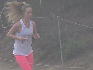 Peeping a sexy blonde jogger in nature Picture 5