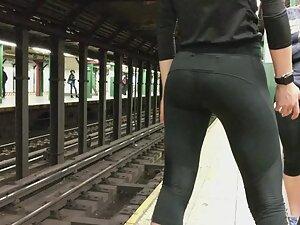 Ass stretching while waiting for the train Picture 2