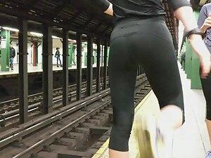 Ass stretching while waiting for the train Picture 7