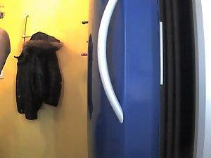 Naked blonde girl prepares for tanning Picture 8