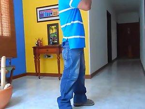 She bends over in front of a delivery guy Picture 4