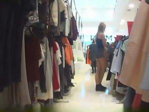 Perfect ass found in clothing store Picture 6
