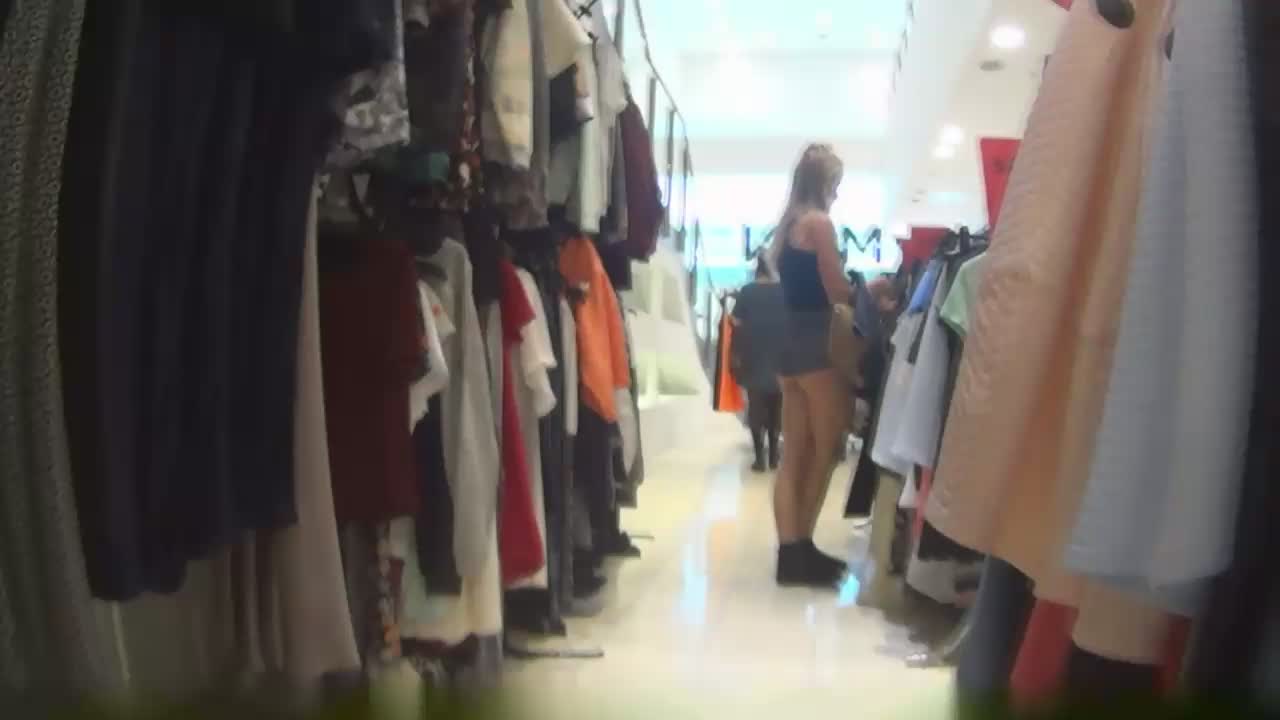 clothing s tore voyeur