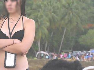 Phat booty looks majestic in a bikini Picture 5