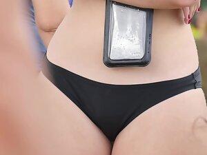 Phat booty looks majestic in a bikini Picture 7