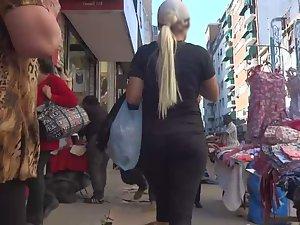 Fabulous milf in tight spandex Picture 2