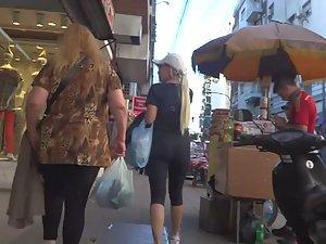 Fabulous milf in tight spandex Picture 4