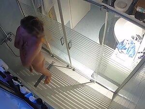 Hidden cam caught husband getting in shower to fuck hot wife Picture 1