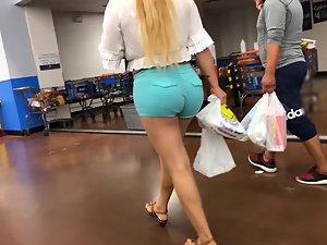 Surreal ass size in extra tight shorts Picture 8